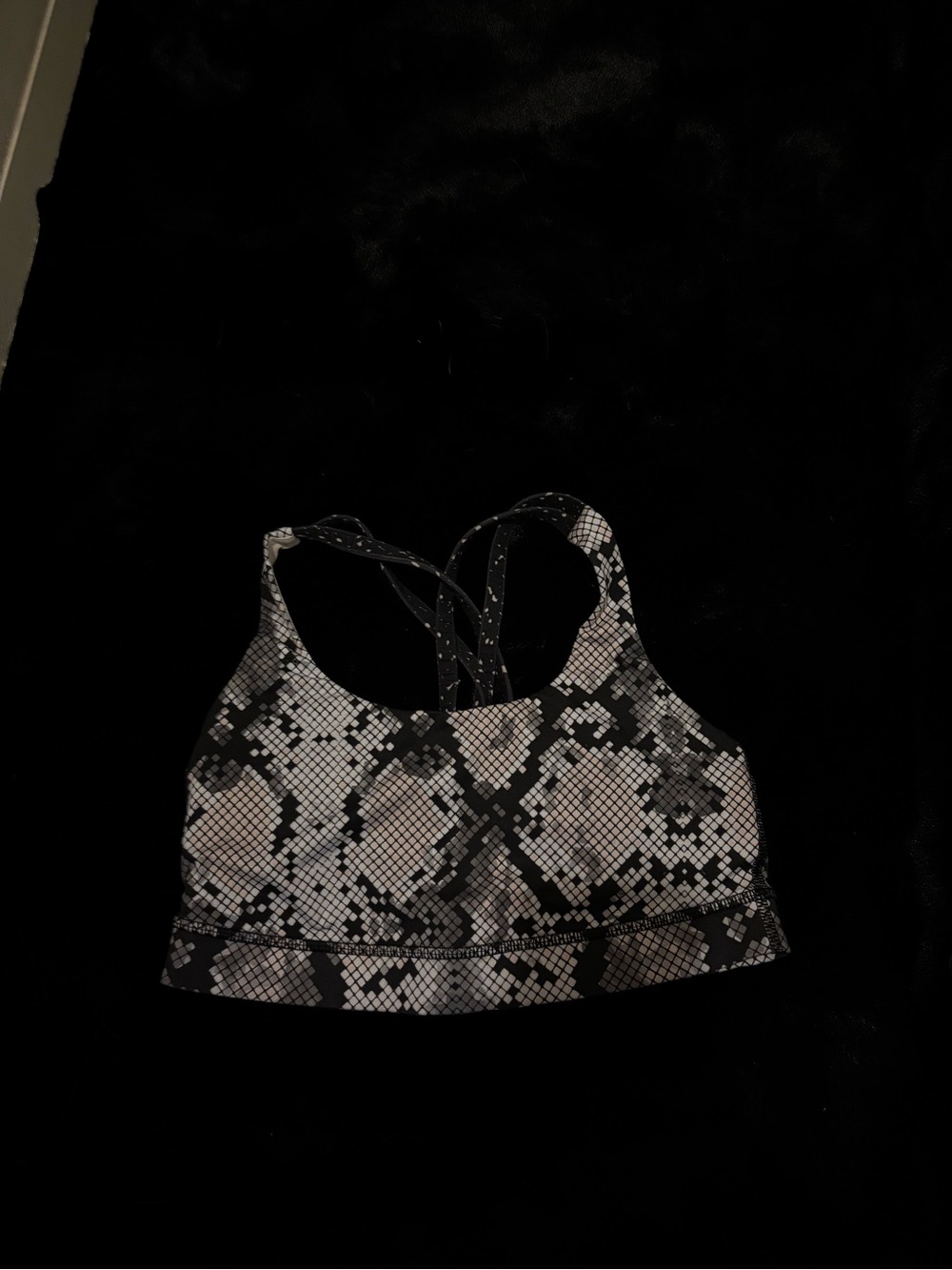 Lululemon sports bra size 6